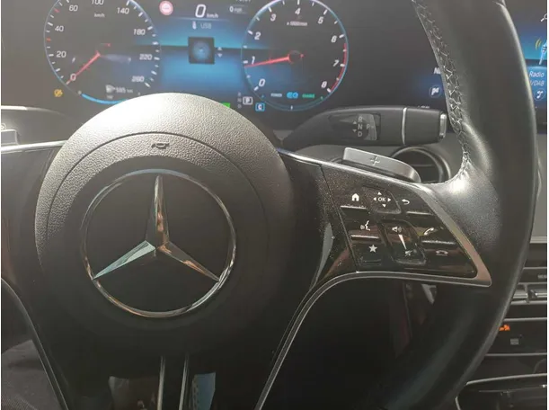 Car image 27