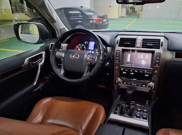 Car image 17