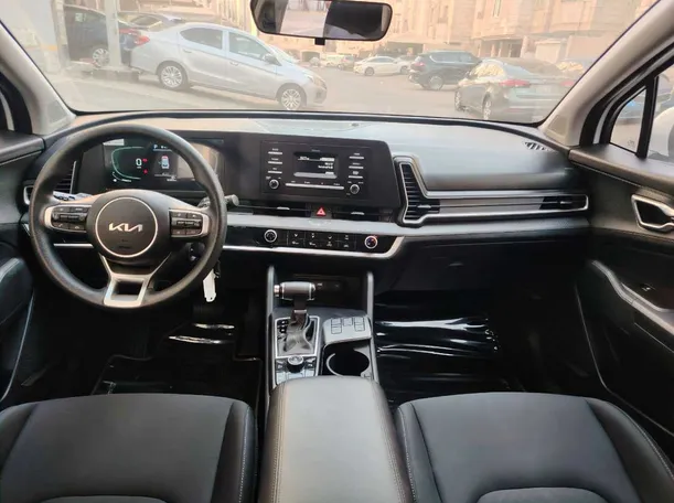 Car image 24