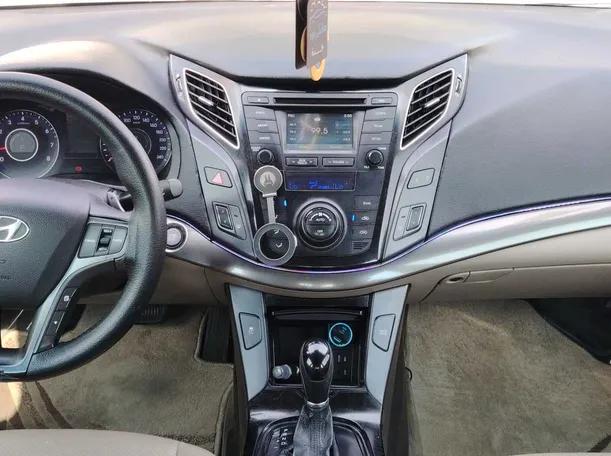 Car image 21