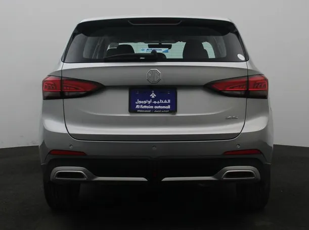 Car image 11
