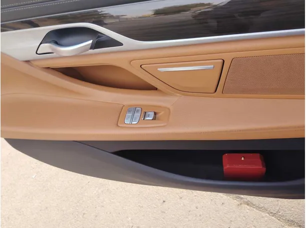 Car image 33