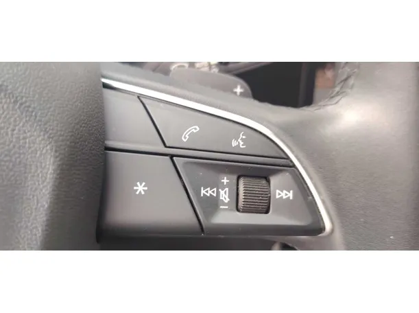 Car image 32