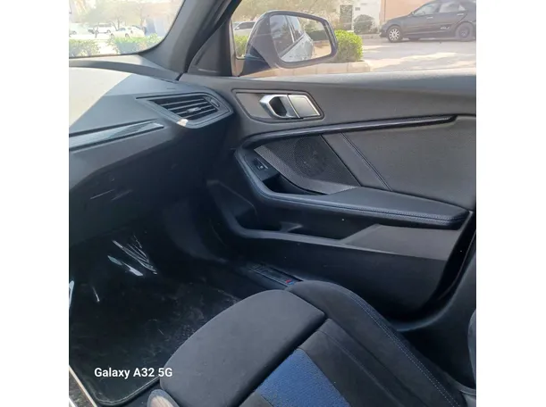 Car image 24