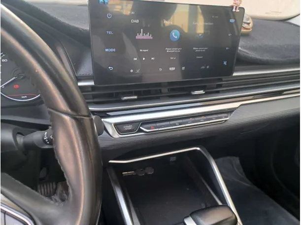 Car image 17
