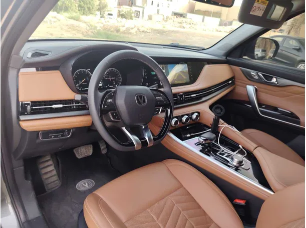 Car image 13