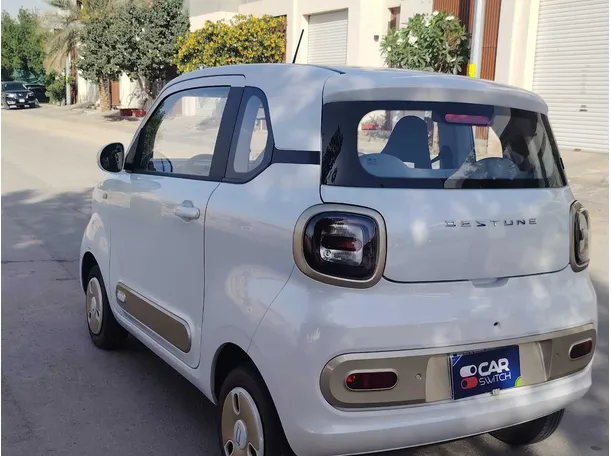 Car image 7