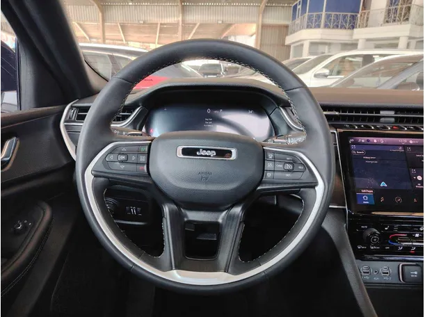 Car image 28