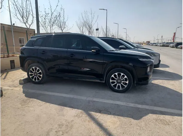 Car image 4