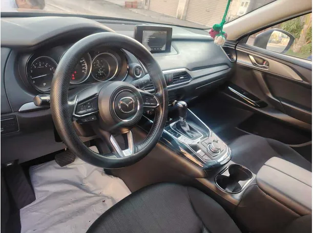 Car image 14