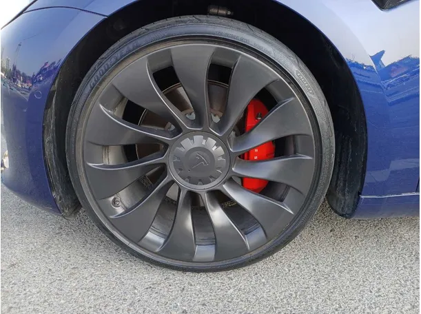 Car image 9