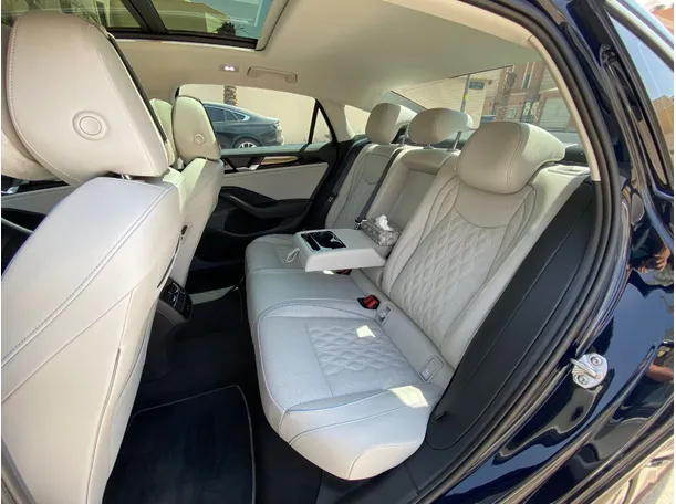 Car image 13