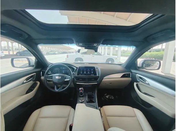 Car image 18