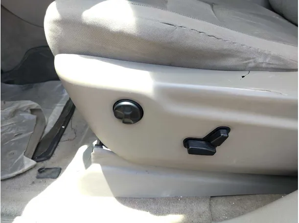 Car image 39