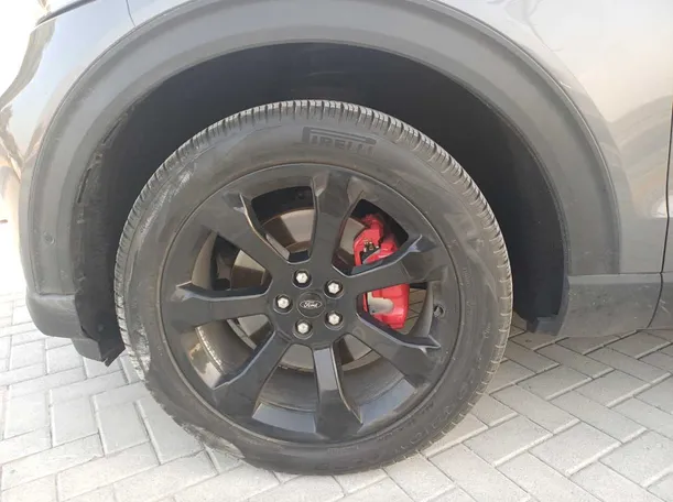 Car image 9