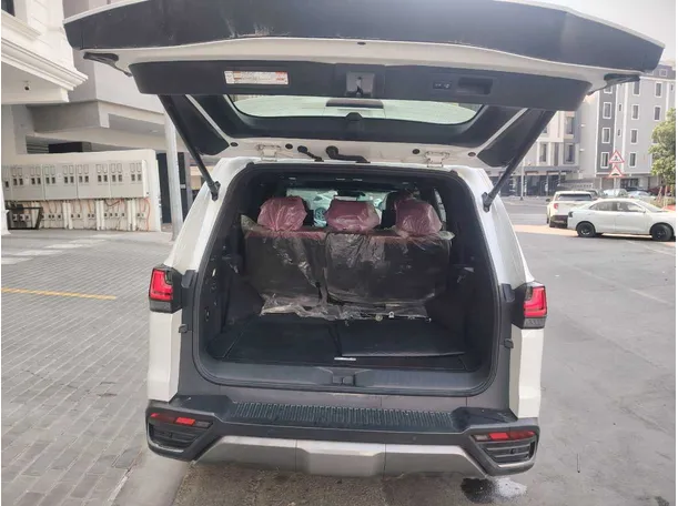 Car image 31