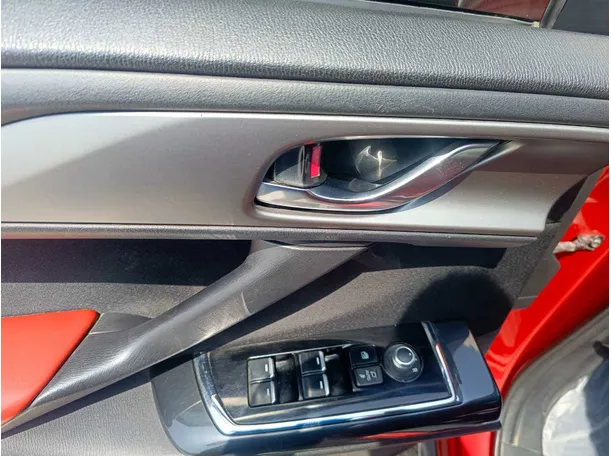 Car image 25