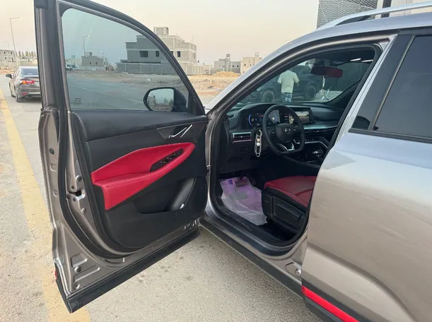 Car image 11
