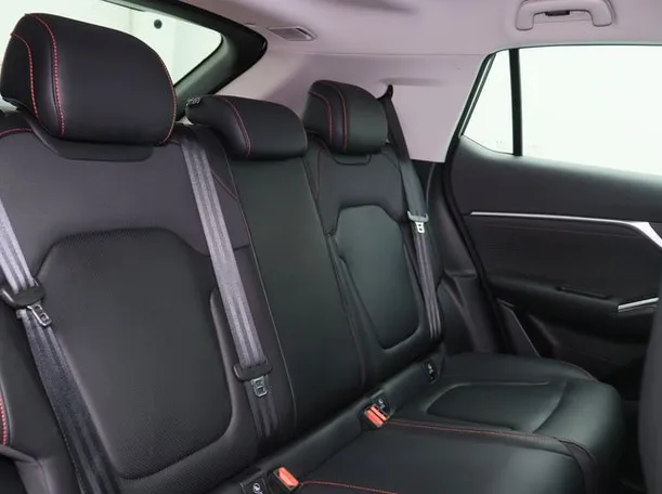 Car image 9
