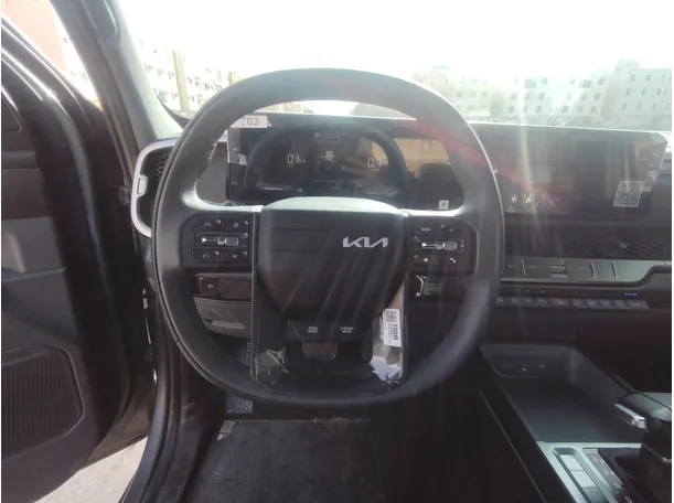 Car image 23