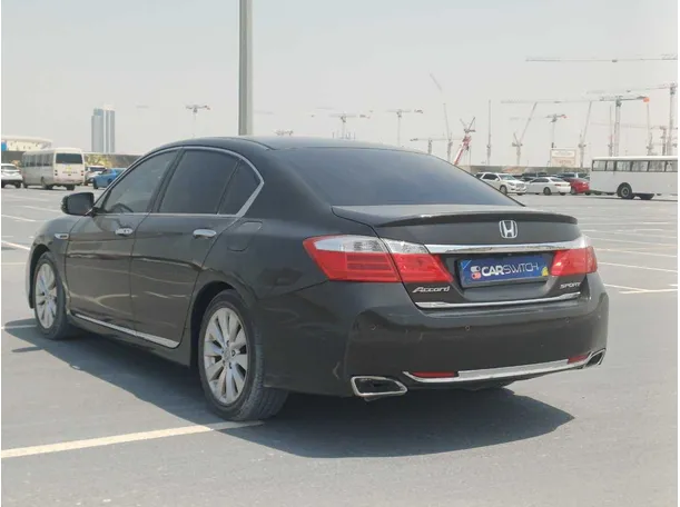 Car image 7