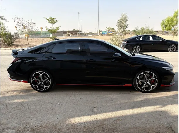 Car image 4