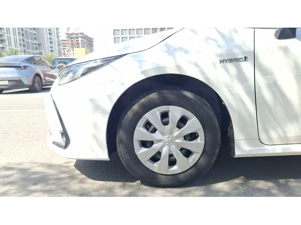 Car image 9