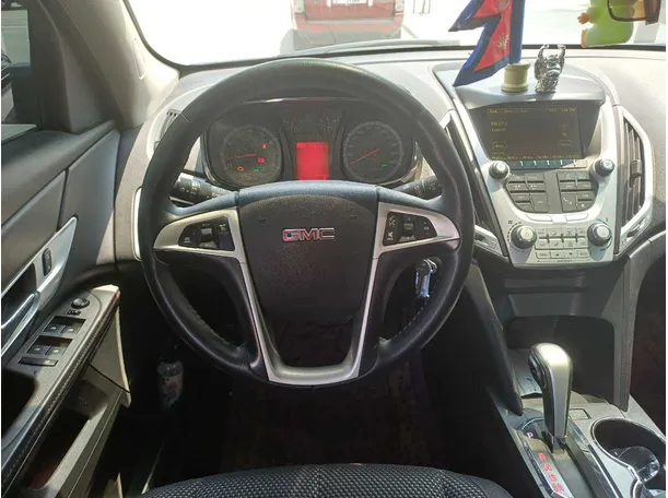 Car image 14
