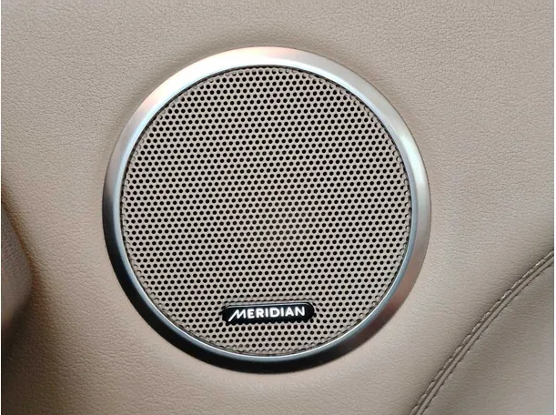 Car image 29