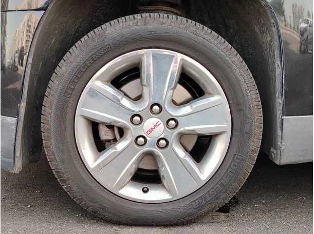 Car image 9