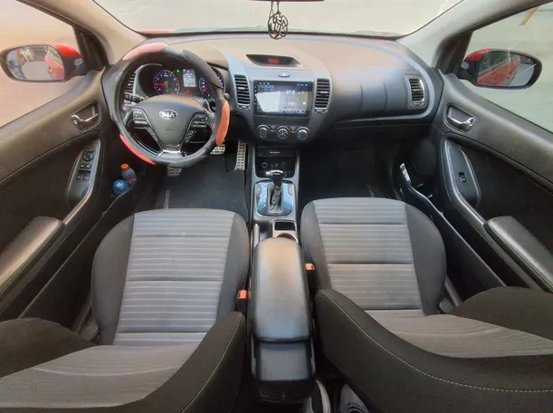 Car image 13