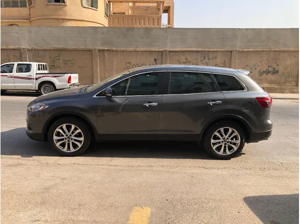 Car image 8