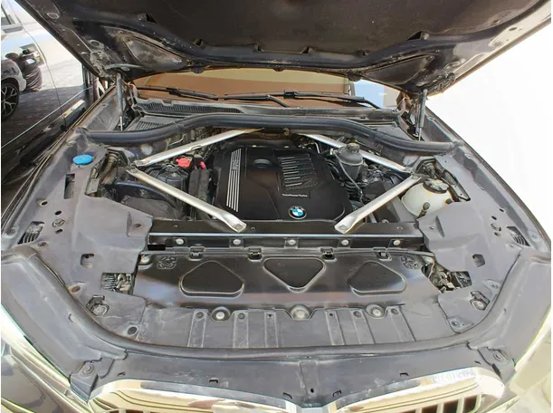 Car image 27