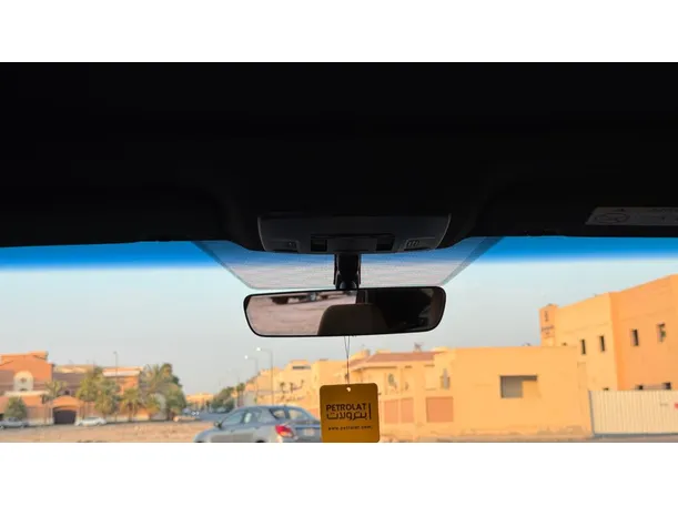 Car image 22