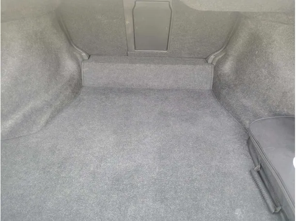 Car image 29