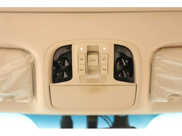 Car image 39