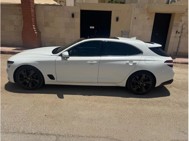 Car image 8