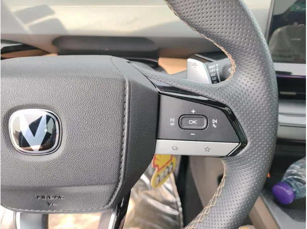 Car image 33