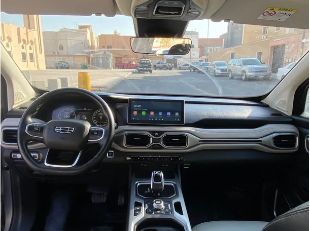Car image 15