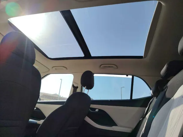 Car image 20