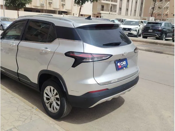 Car image 7