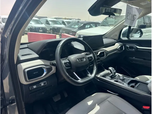 Car image 15