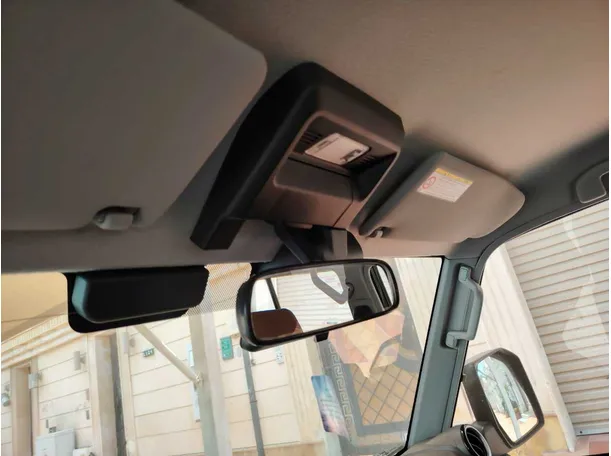 Car image 35