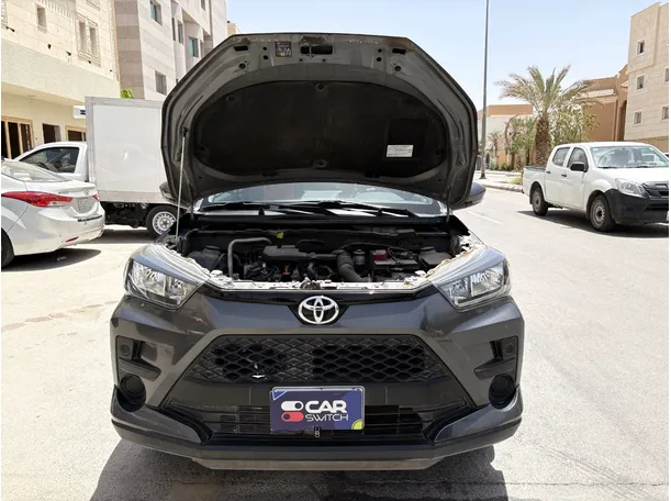 Car image 26