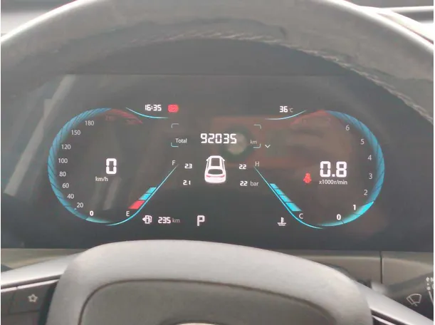 Car image 25