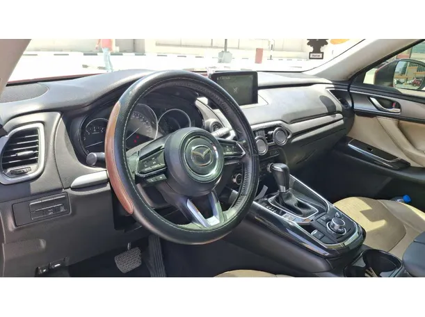 Car image 11