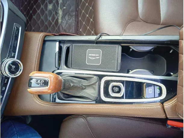 Car image 23