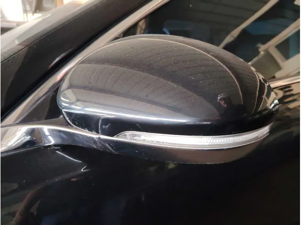 Car image 27