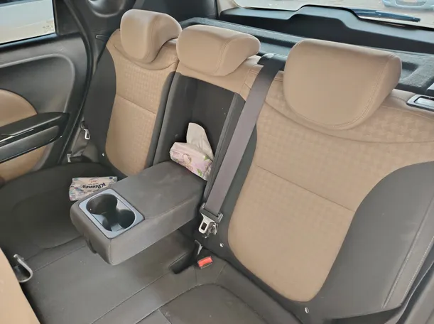Car image 17