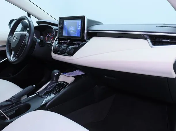 Car image 10